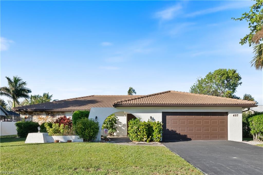 657 Pompano, Naples, Florida 34110