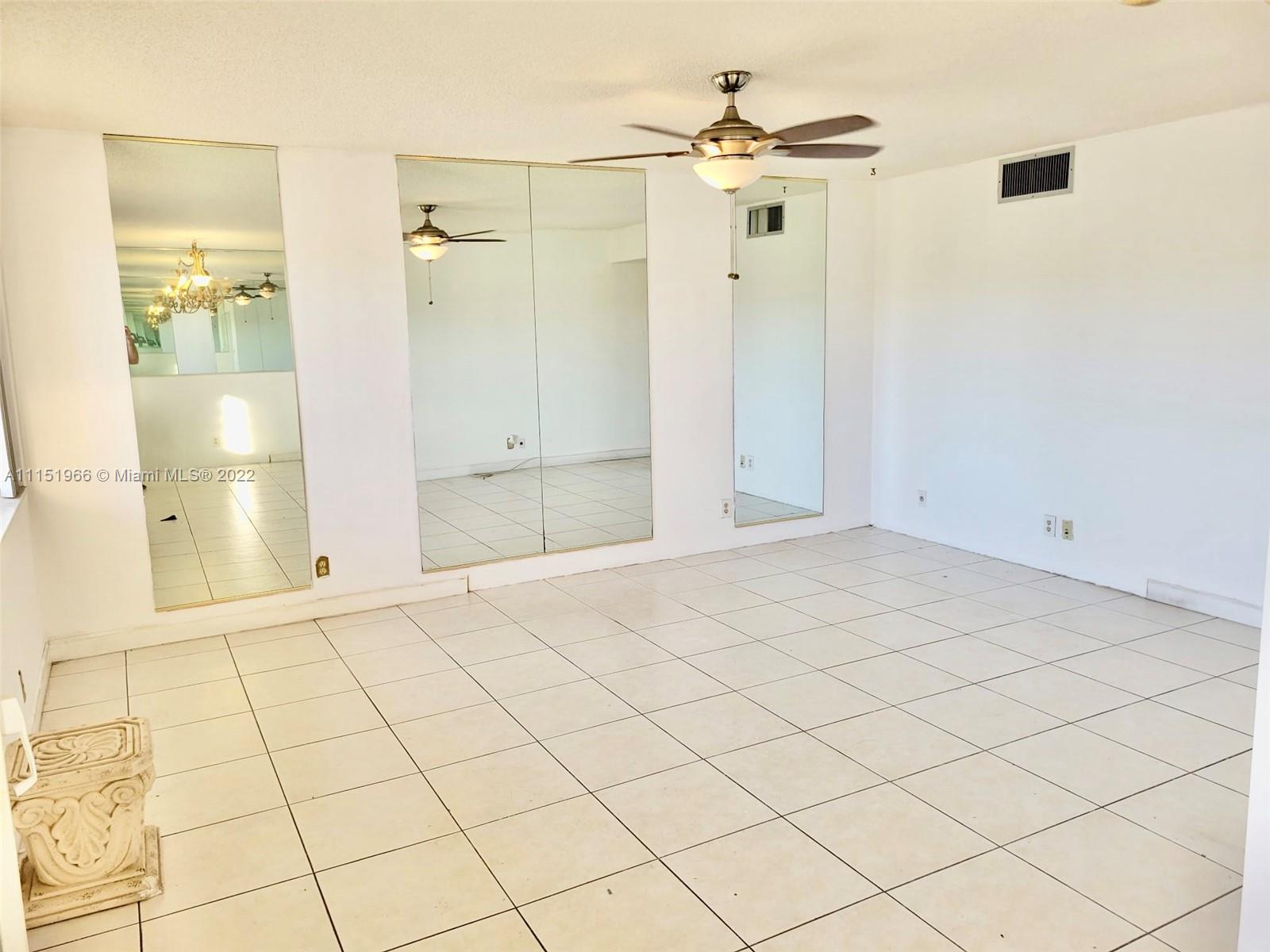 600 Village Green Ct Unit 308, Palm Springs, Florida 33461 600 Village Green Ct Unit 308, Palm Springs, Florida 33461