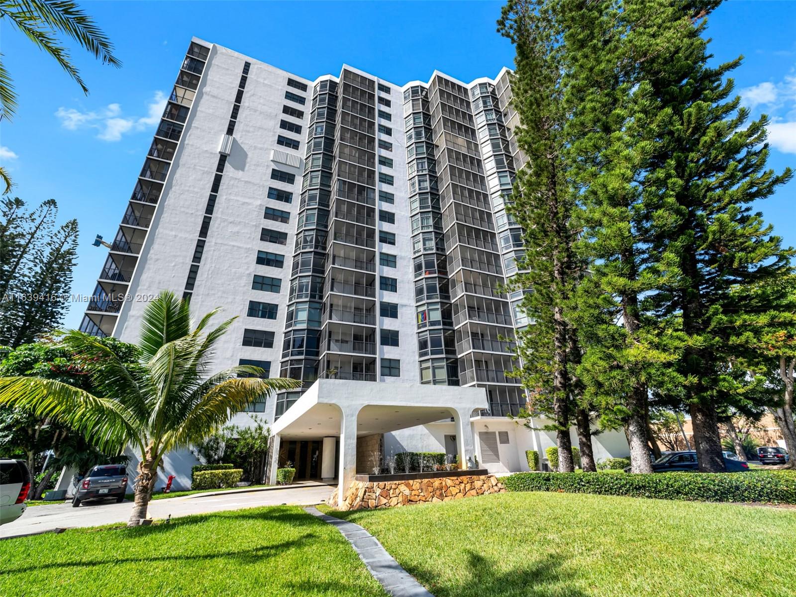 20100 Country Club Dr Unit 807, Aventura, Florida 33180