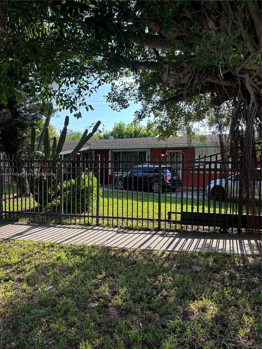  , Miami Gardens, Florida 33056