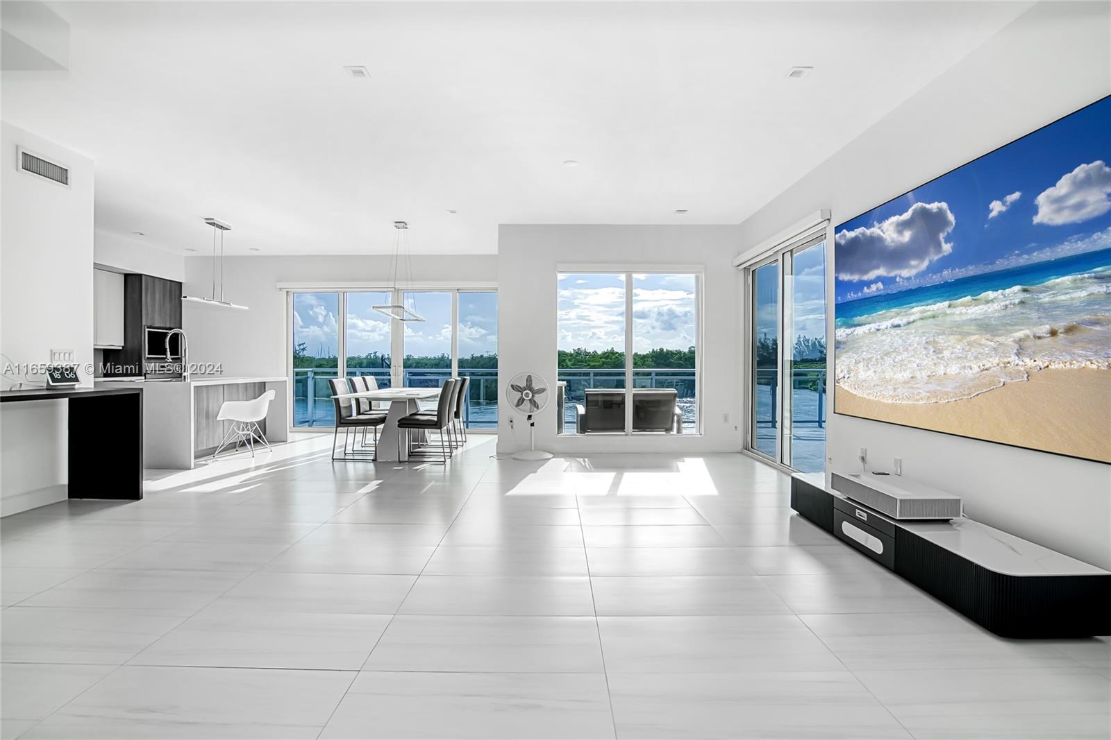   Unit , Hollywood, Florida 33019
