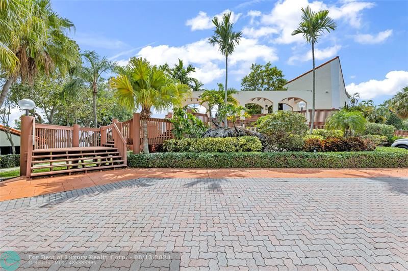 Independence Bay MLS F10427269 1601 Congressional Way 1601