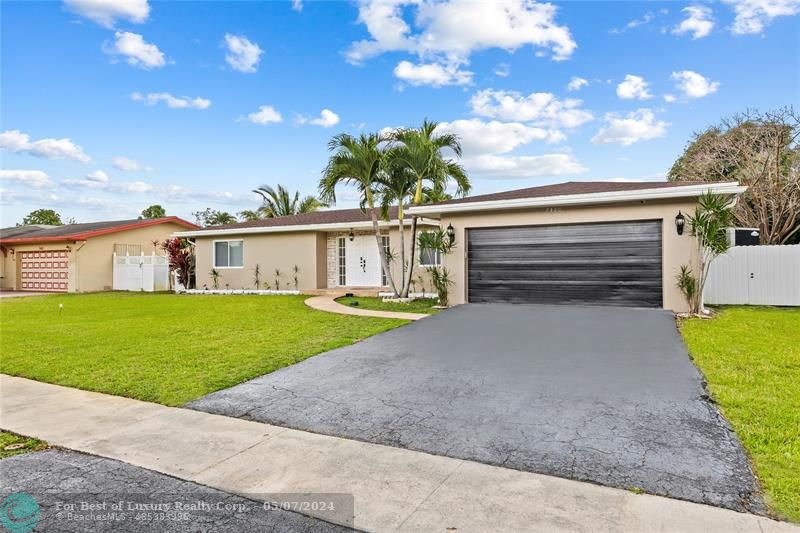 Mirror Lake Estates MLS F10437643 7480 NW 15th St , Plantation