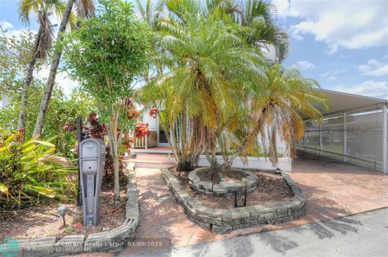 8608 17th St, Davie, Florida 33324