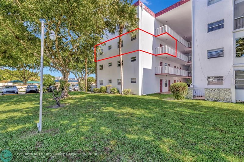 4270 40th St Unit 302, Lauderdale Lakes, Florida 33319