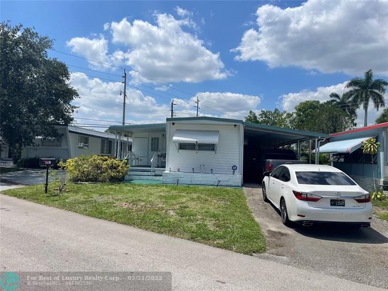 8581 20th Pl, Davie, Florida 33324