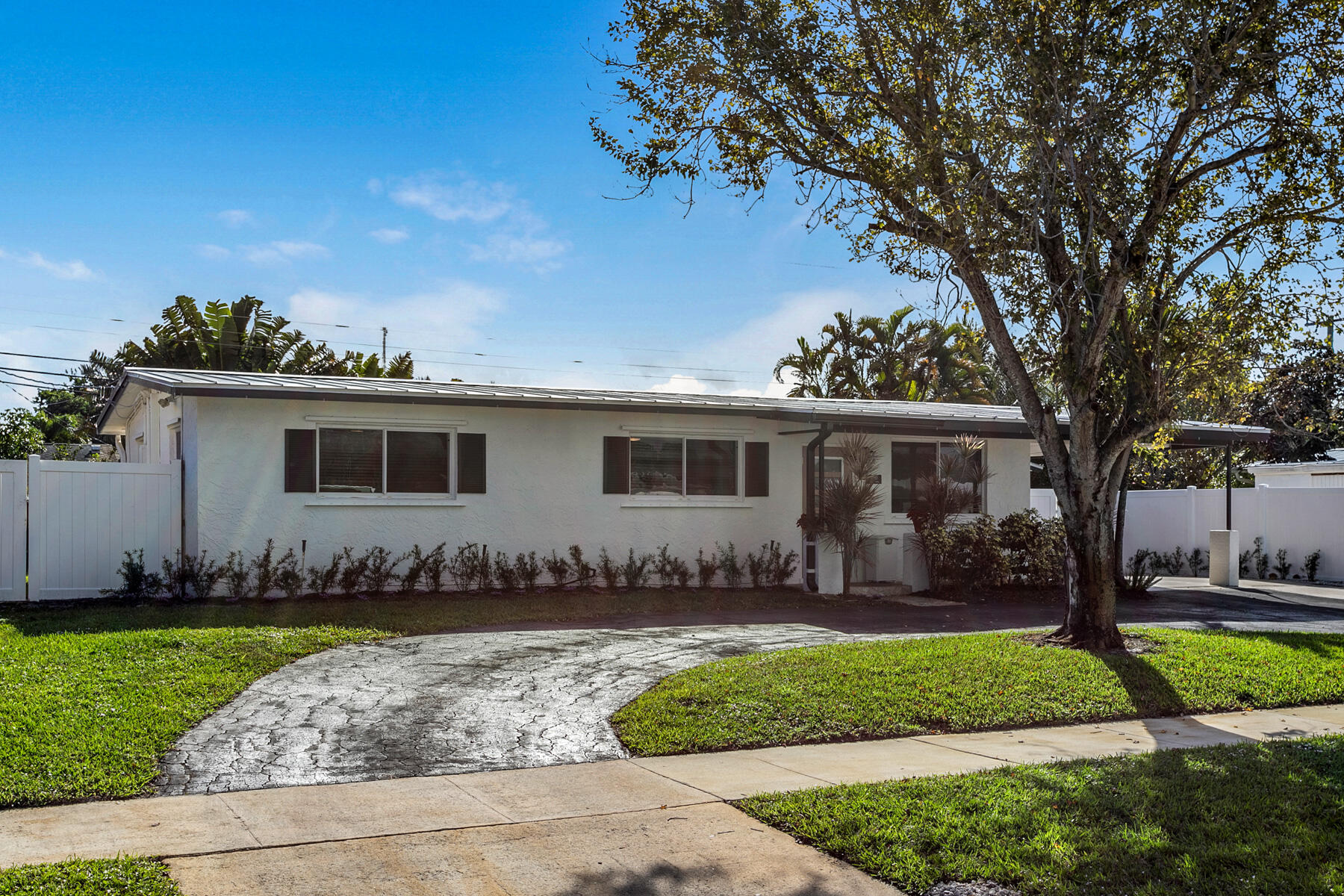 750 Eagle, North Palm Beach, Florida 33408 750 Eagle, North Palm Beach, Florida 33408