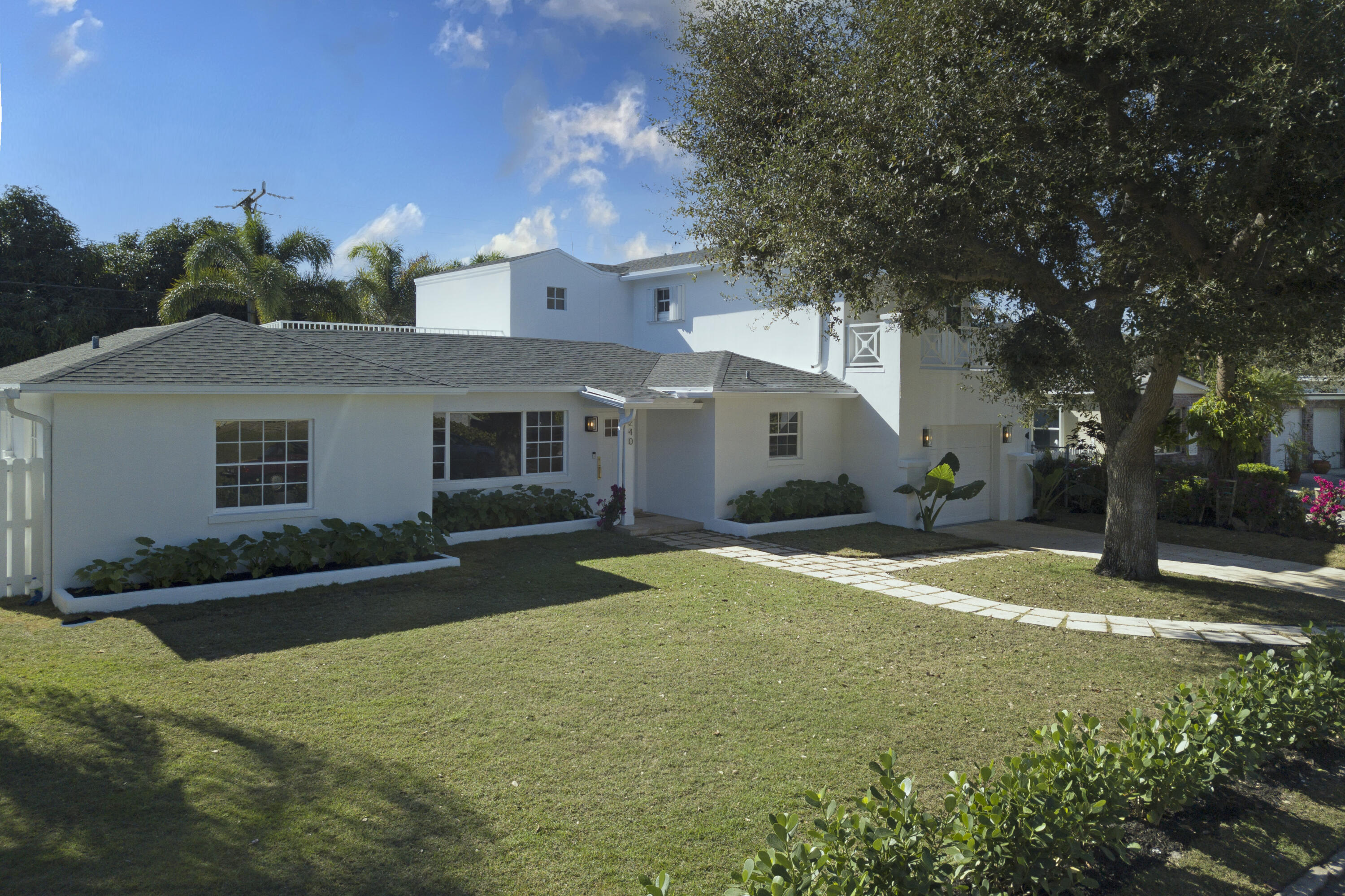 240 Santa Lucia, West Palm Beach, Florida 33405 240 Santa Lucia, West Palm Beach, Florida 33405