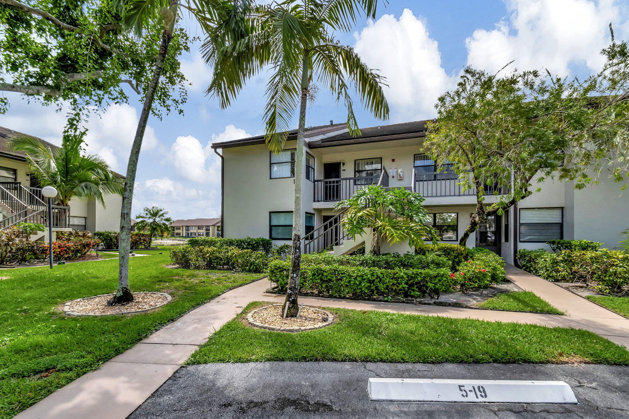7618 Tahiti Unit 201, Lake Worth, Florida 33467