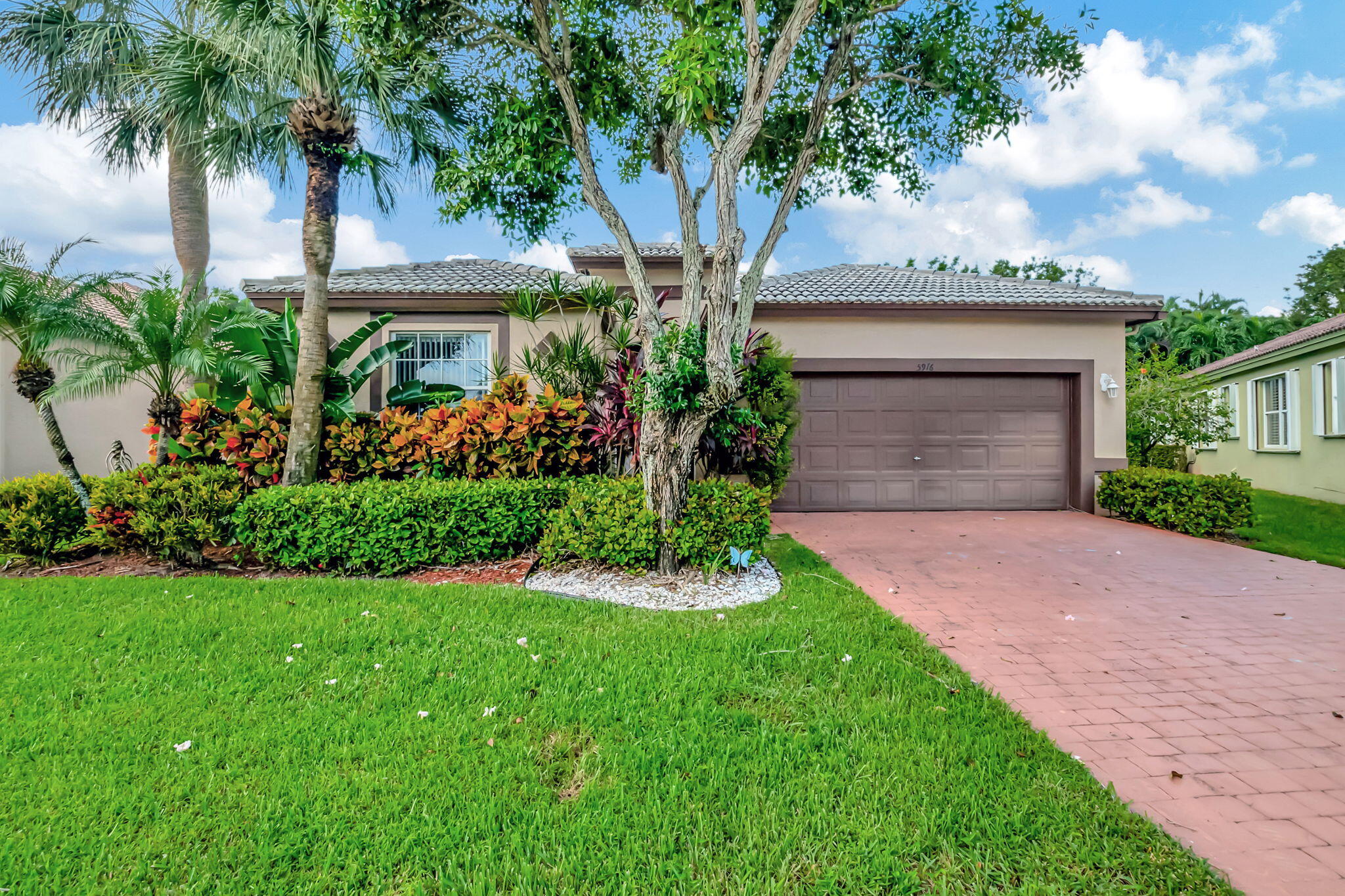 Majestic Isles Homes For Sale | 36+ Majestic Isles Boynton Beach, FL Homes  For Sale, image size:2048x1364