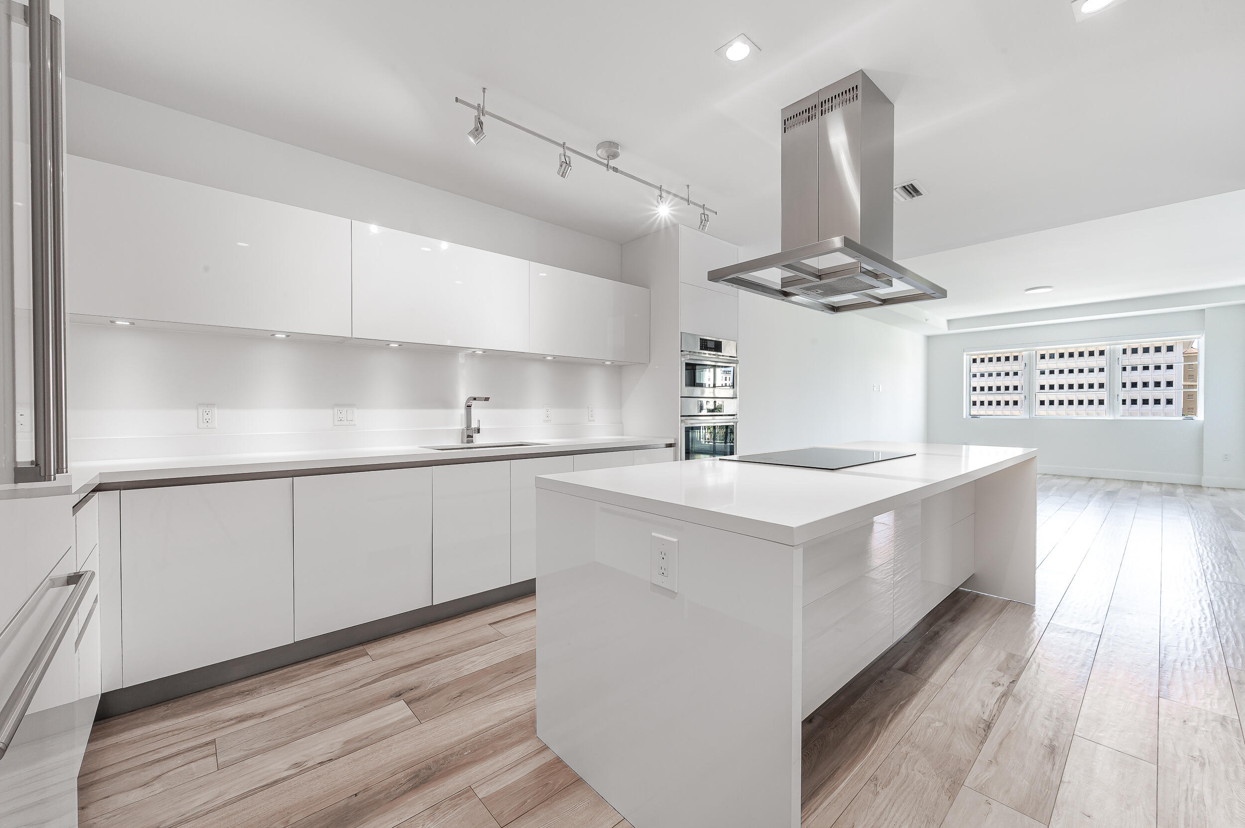155 Boca Raton Unit 516, Boca Raton, Florida 33432