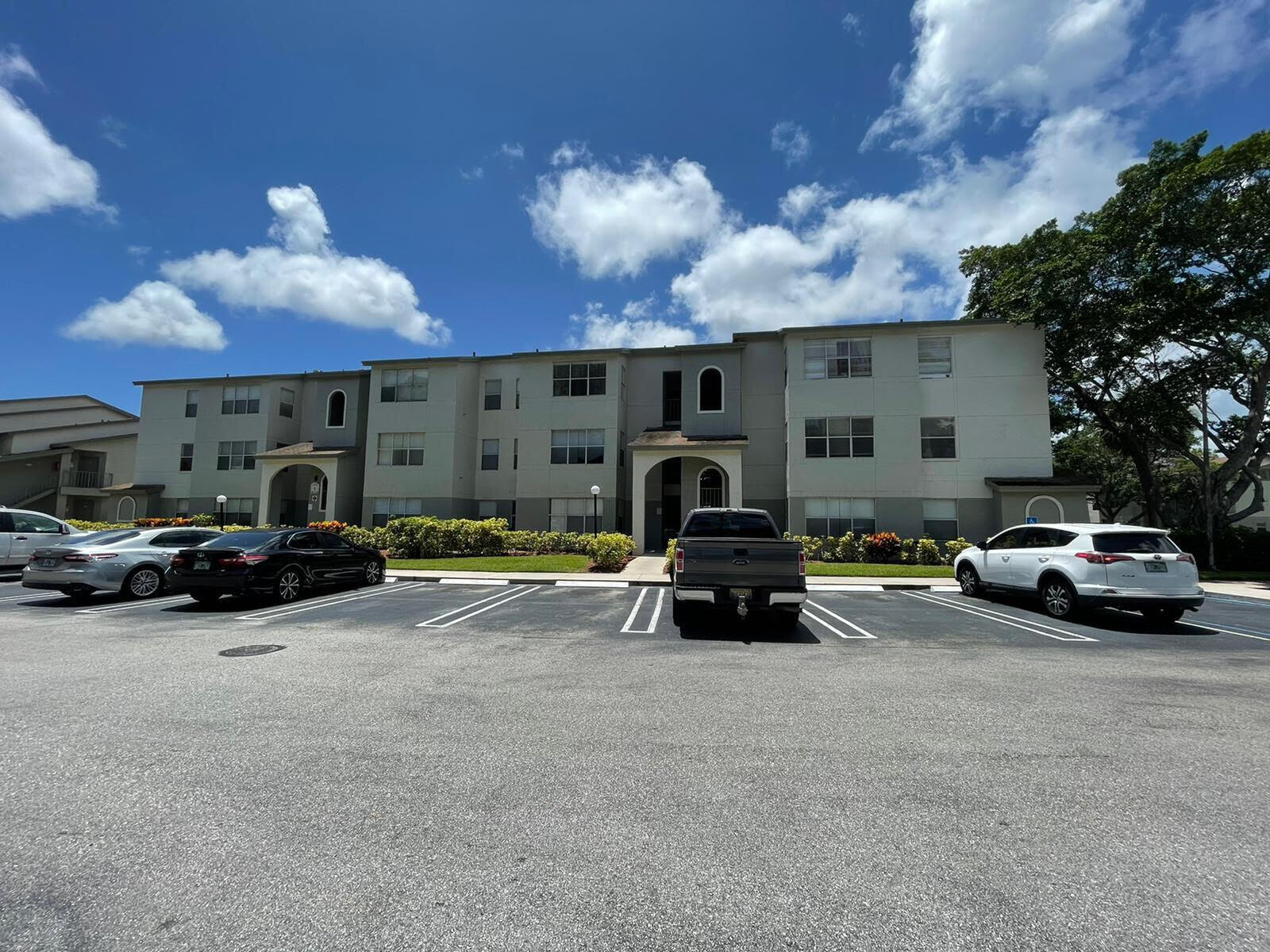 1401 Village Unit 136, West Palm Beach, Florida 33409