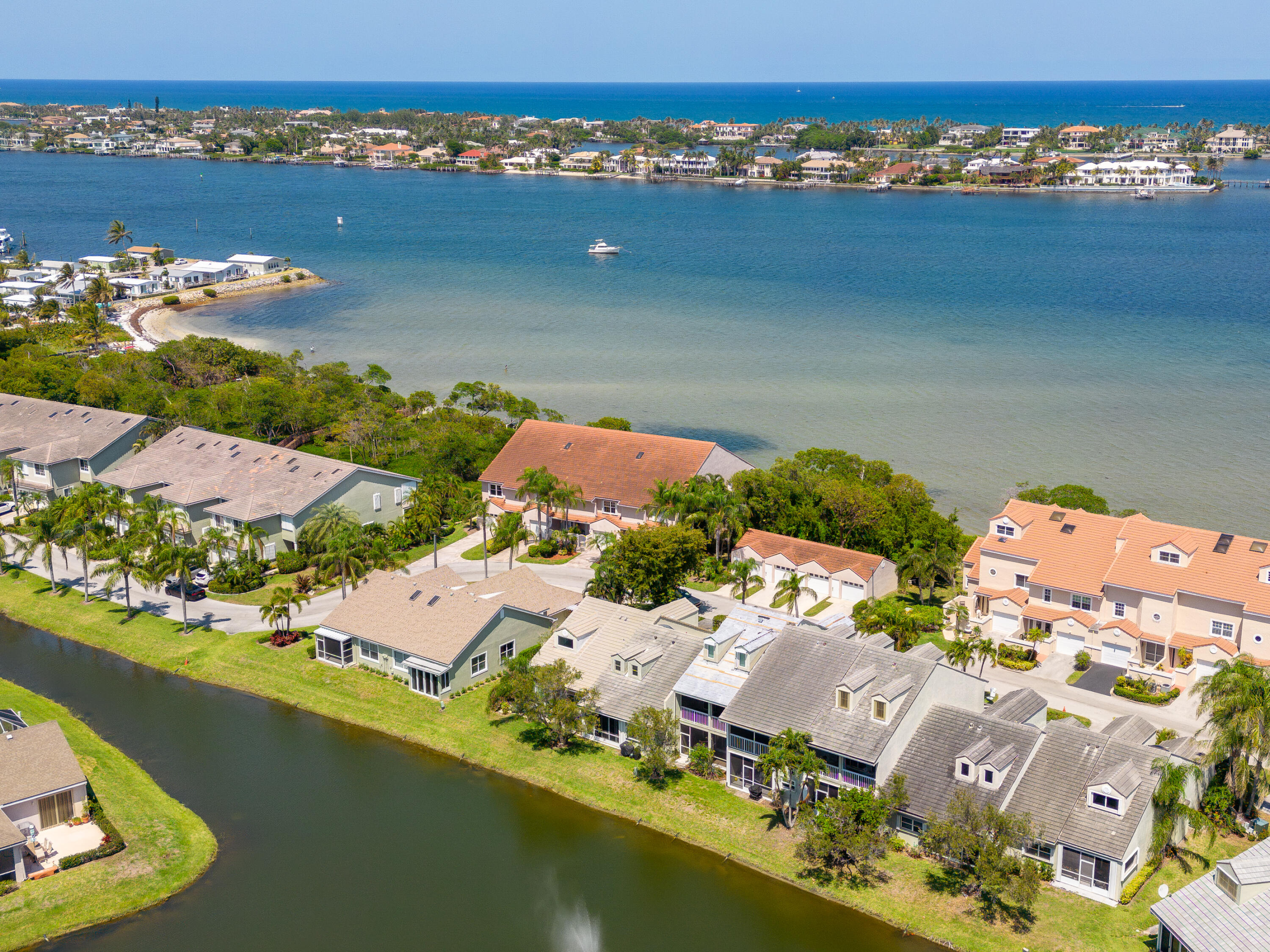 80 Lakeshore Unit , Hypoluxo, Florida 33462
