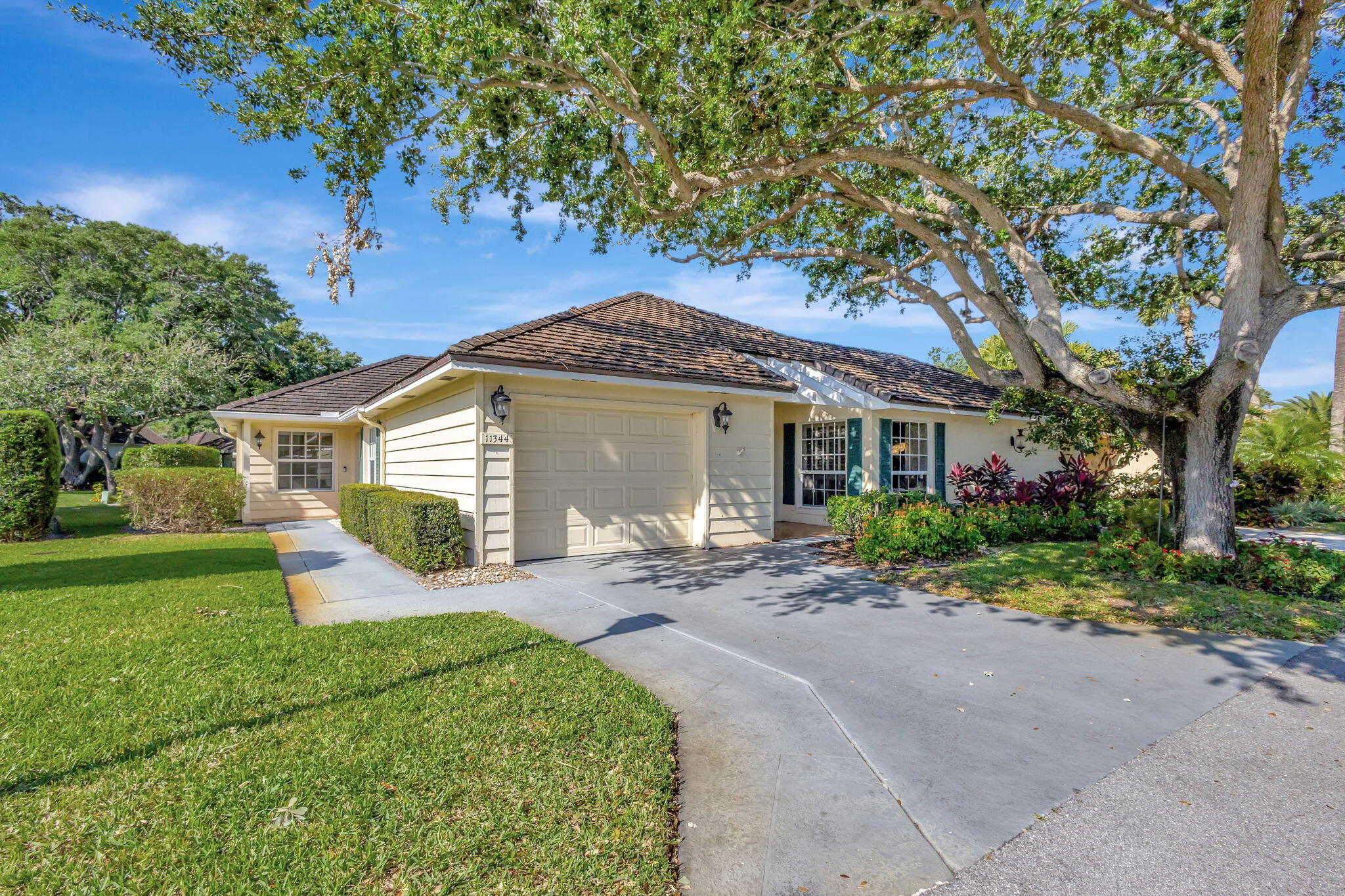 11344 Briarwood, North Palm Beach, Florida 33408 11344 Briarwood, North Palm Beach, Florida 33408
