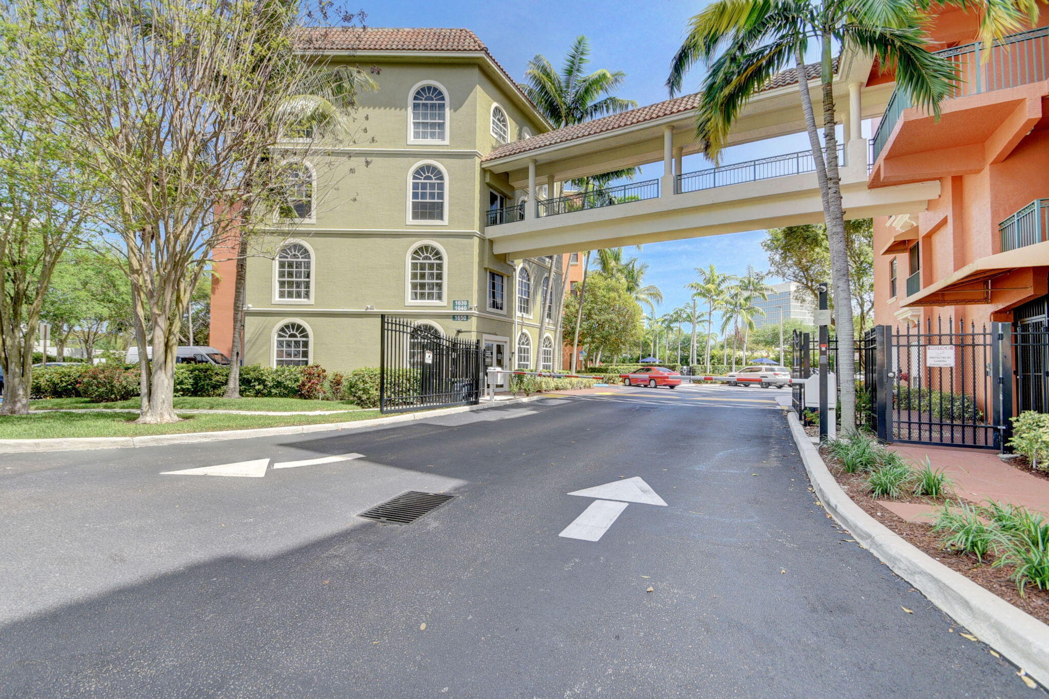 1640 Presidential Unit 105, West Palm Beach, Florida 33401 1640 Presidential Unit 105, West Palm Beach, Florida 33401