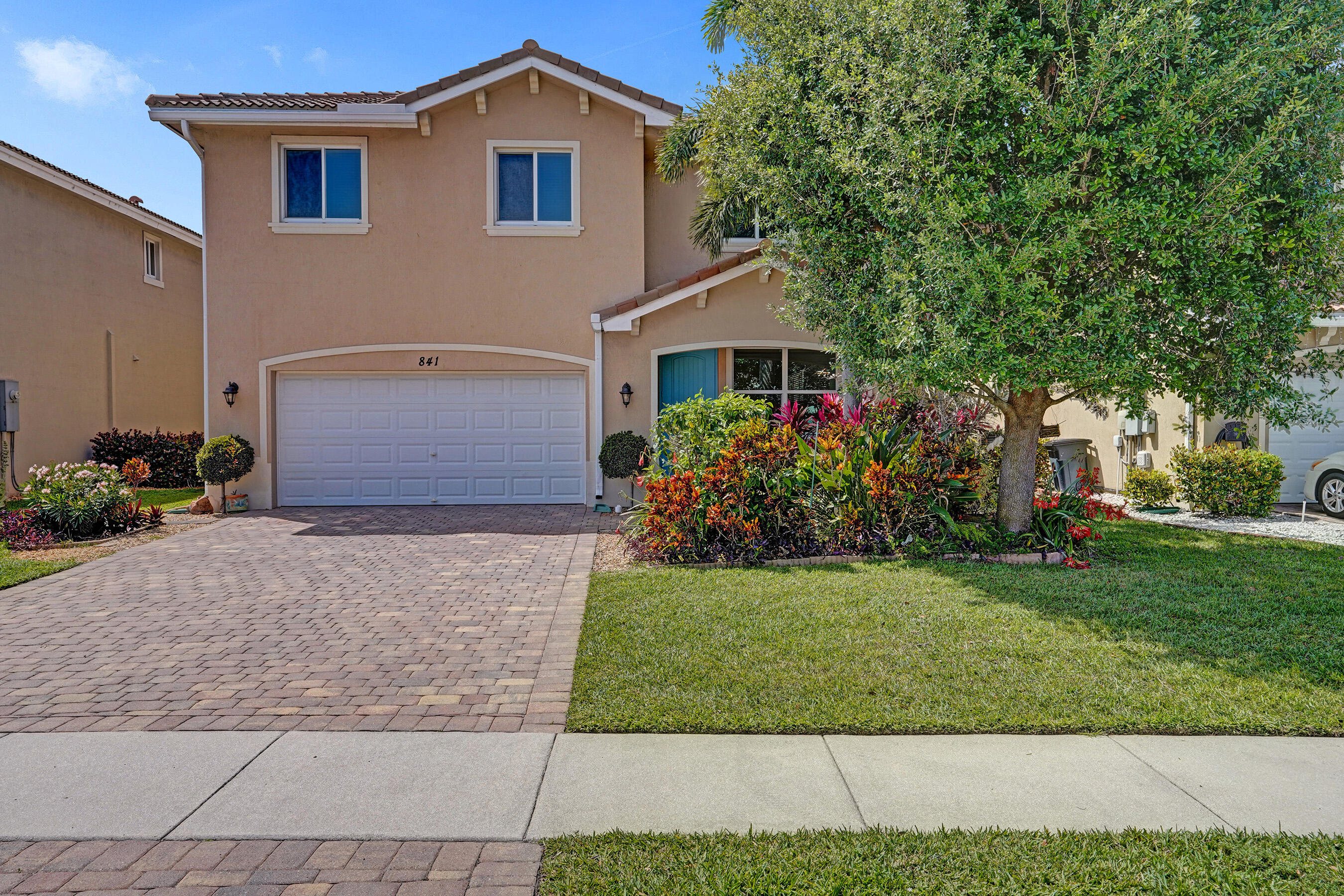 841 Palm Tree, Haverhill, Florida 33415