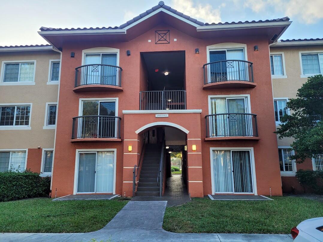 4151 Haverhill Unit 1505, West Palm Beach, Florida 33417