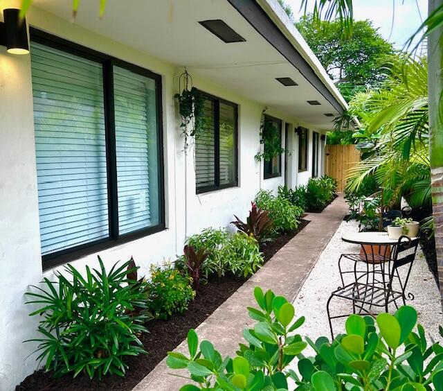 754 40th, Oakland Park, Florida 33334