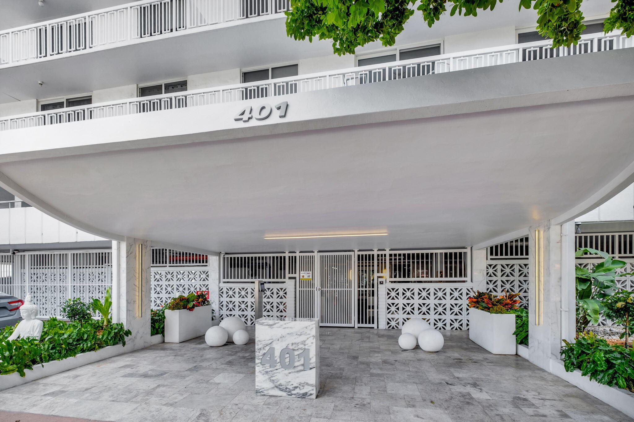 401 Ocean Unit 220, Miami Beach, Florida 33139